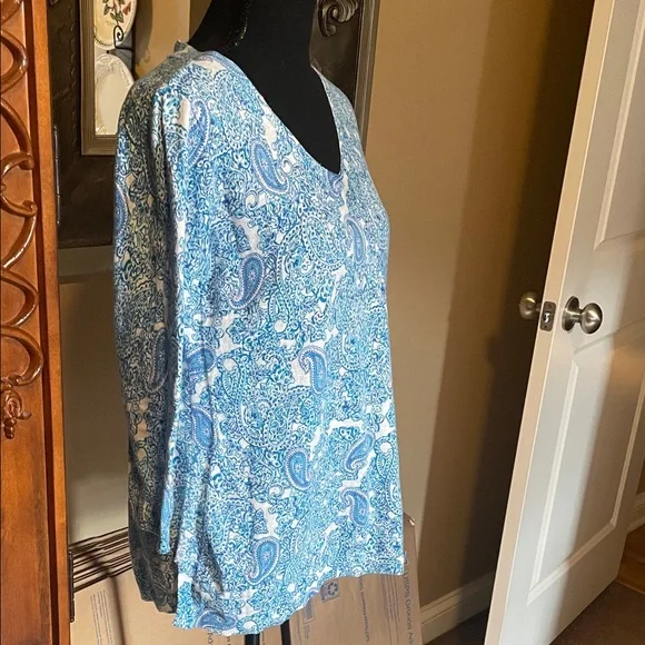 Talbots Blue and White Paisley Sweater Size Medium Petite - Picture 4 of 6